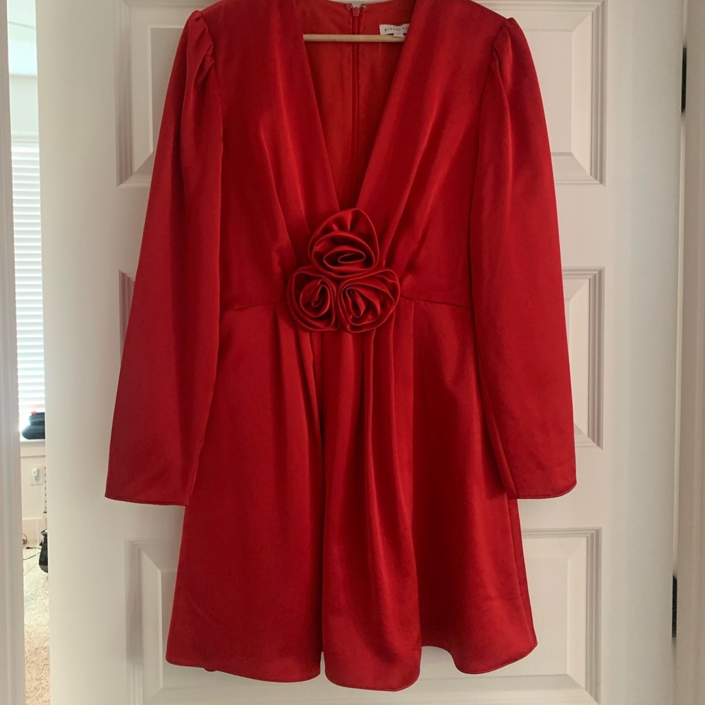 Gianni Bini red silky dress / floral accent / size 6